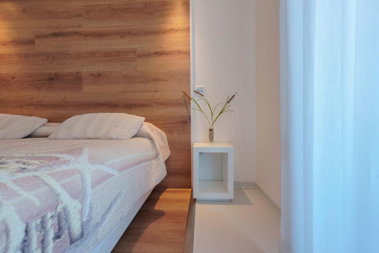 Lumiere Rooms - Eja Sardinia กาญารี ภายนอก รูปภาพ